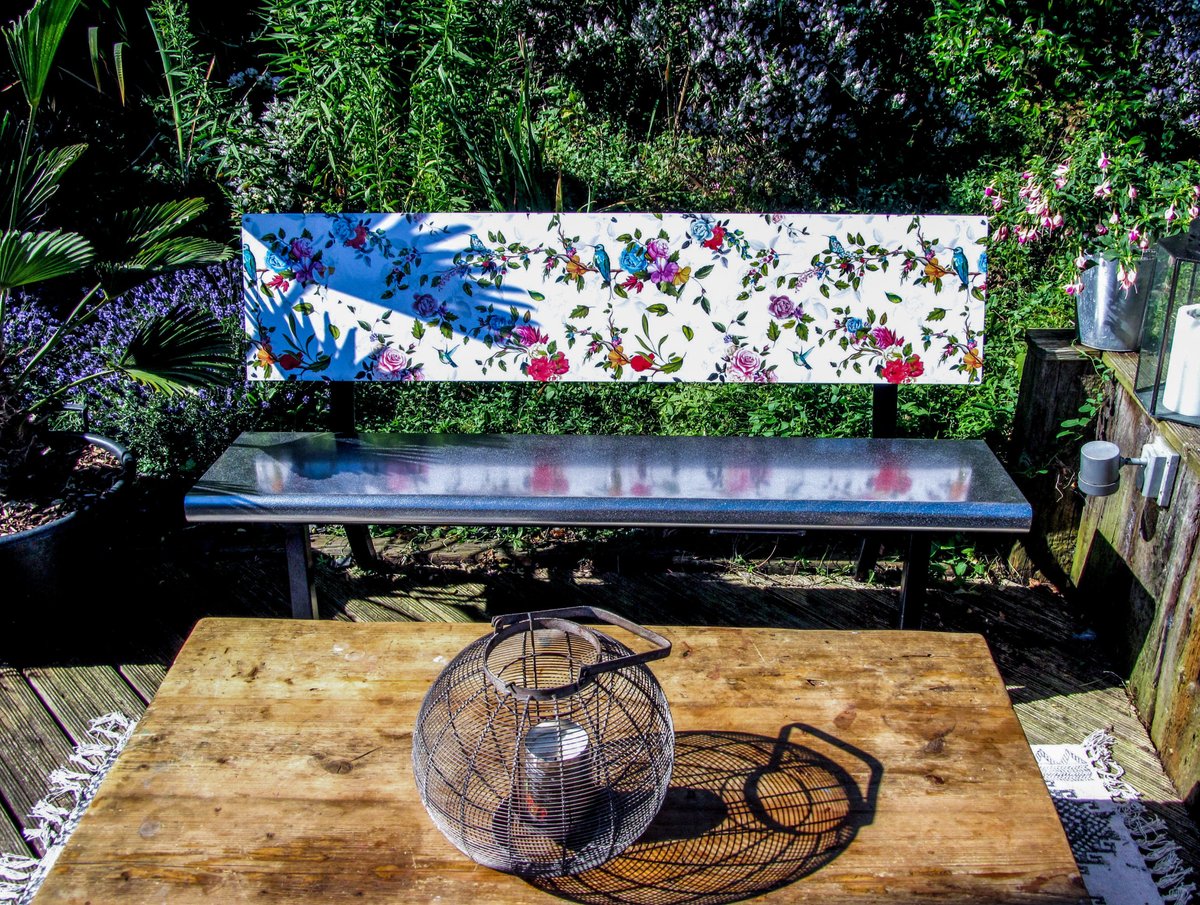 case-study-street-furniture-from-dragon-bench-on-brighton-seafront-1
