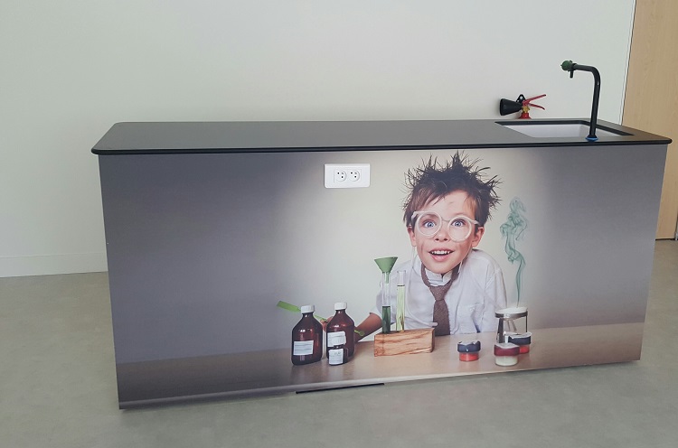 industry-healthcare-laboratories-and-education-2