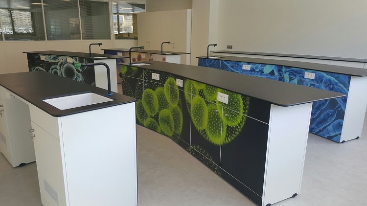 industry-healthcare-laboratories-and-education-4